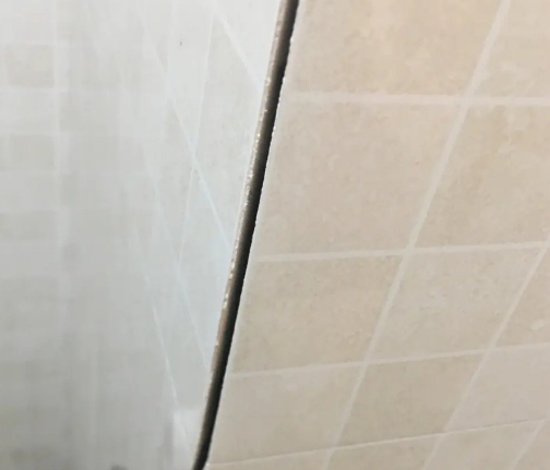 邹平瓷砖空鼓维修公司分享阳台瓷砖脱落的修复过程可以分为以下几个步骤